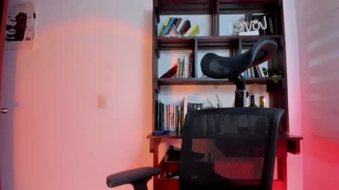Snapshot of violett_red chatting on May 2026 10:14:02 PM Violeta online show from May 2026 10:14:02 PM