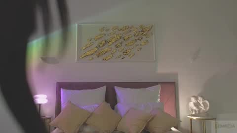 Snapshot of violetta_finch chatting on December 2025 10:21:02 AM violetta_finch online show from December 2025 10:21:02 AM