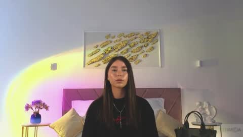 Snapshot of violetta_finch chatting on June 2026 11:05:01 AM violetta_finch online show from June 2026 11:05:01 AM