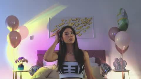 Snapshot of violetta_finch chatting on June 2026 10:50:01 AM violetta_finch online show from June 2026 10:50:01 AM