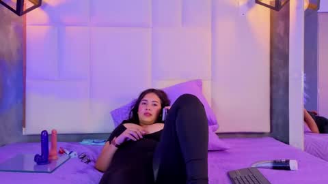 Snapshot of violetta_rose_ chatting on May 2026 11:09:01 PM violetta online show from May 2026 11:09:01 PM