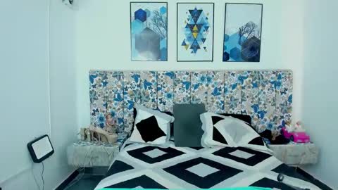 Princess Violet Valerious Follow me IGX violetvalerious online show from April 2026 02:51:01 PM