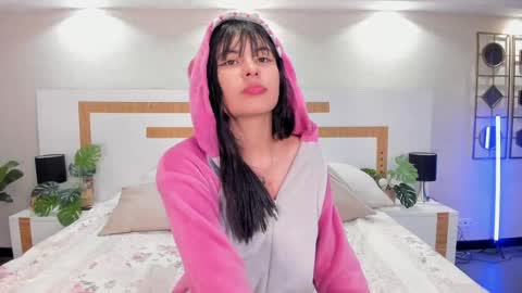 Snapshot of violettaa_stone chatting on June 2026 03:51:02 AM Violettaa online show from June 2026 03:51:02 AM