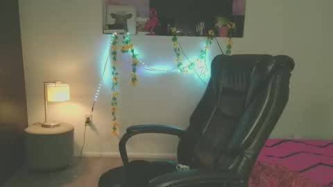 Snapshot of violettacam69 chatting on February 2025 09:04:02 AM violettacam69 online show from February 2025 09:04:02 AM