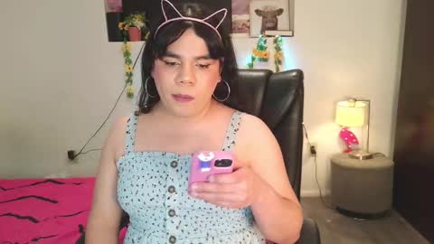 Snapshot of violettacam69 chatting on February 2025 07:29:01 AM violettacam69 online show from February 2025 07:29:01 AM