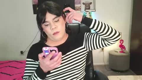 Snapshot of violettacam69 chatting on February 2025 06:11:02 AM violettacam69 online show from February 2025 06:11:02 AM