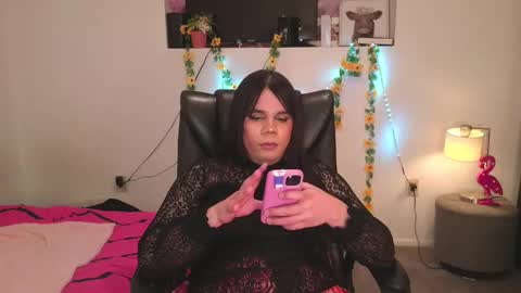 Snapshot of violettacam69 chatting on February 2025 01:30:02 PM violettacam69 online show from February 2025 01:30:02 PM