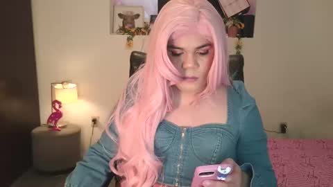 Snapshot of violettacam69 chatting on February 2025 10:53:02 PM violettacam69 online show from February 2025 10:53:02 PM