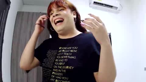 Snapshot of violettacam69 chatting on October 2025 04:05:01 AM violettacam69 online show from October 2025 04:05:01 AM