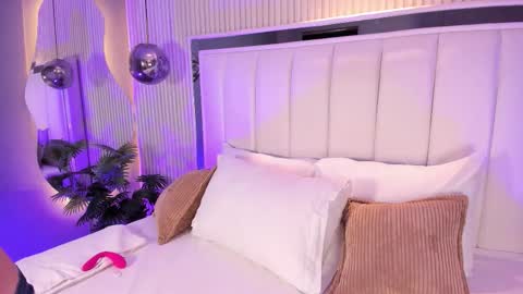 violettacolinss online show from February 2026 11:37:02 AM