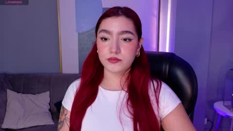 Violett Castel online show from January 2026 07:05:02 PM