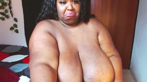 Snapshot of violette_plus chatting on December 2024 01:26:02 AM Call me valeria online show from December 2024 01:26:02 AM