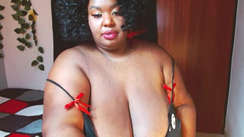 Snapshot of violette_plus chatting on December 2024 09:54:01 PM Call me valeria online show from December 2024 09:54:01 PM