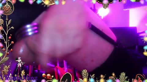 Violette online show from December 2024 01:42:02 PM