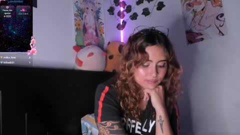 Snapshot of violetteramirez01 chatting on February 2025 10:09:01 PM Violette online show from February 2025 10:09:01 PM