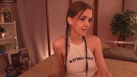 violettessa online show from September 2025 12:16:01 PM