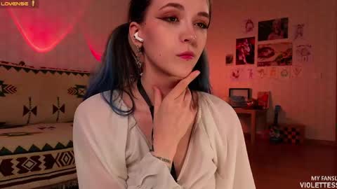 Snapshot of violettesss chatting on April 2026 05:30:01 PM Vi Best on my Fansly online show from April 2026 05:30:01 PM