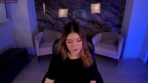 Violett  online show from February 2025 10:21:01 PM