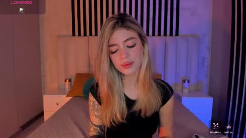 Snapshot of violetthansson chatting on June 2026 10:39:01 AM Violett online show from June 2026 10:39:01 AM