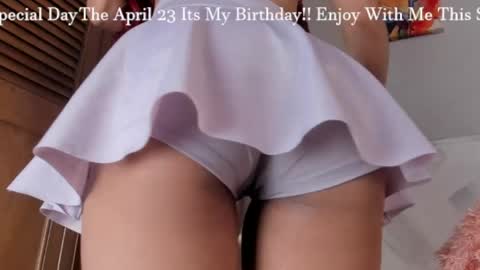Snapshot of violetwinters_ chatting on April 2026 03:46:01 AM violetwinters_ online show from April 2026 03:46:01 AM