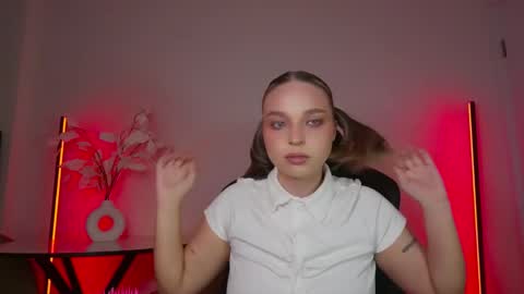 Snapshot of viollasinzz chatting on December 2025 10:30:01 AM Violla online show from December 2025 10:30:01 AM