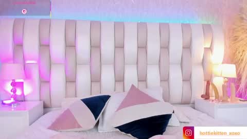 VIOLLET online show from February 2026 07:37:02 PM