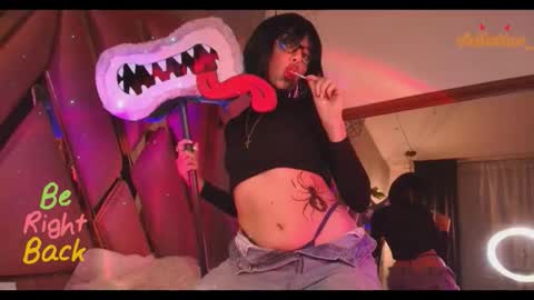 Violetta online show from November 2025 06:43:02 PM