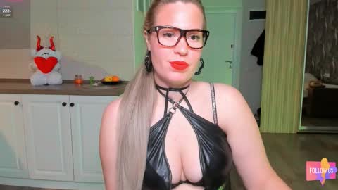 Snapshot of vip_juicy chatting on November 2025 10:36:02 AM VelvettTime online show from November 2025 10:36:02 AM