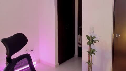 Snapshot of virtual111_ chatting on January 2025 01:27:01 AM Lu online show from January 2025 01:27:01 AM