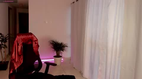 Snapshot of virtual111_ chatting on November 2025 10:33:02 PM Lu online show from November 2025 10:33:02 PM