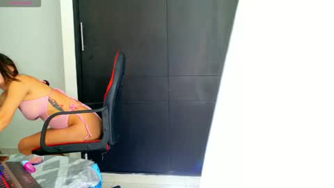 Snapshot of virtual_nymphx chatting on October 2025 03:54:01 PM your virtual girlfriend online show from October 2025 03:54:01 PM