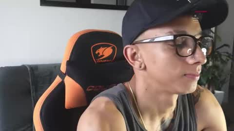 Snapshot of vito_benz chatting on October 2025 12:00:02 PM VITO BENZ online show from October 2025 12:00:02 PM