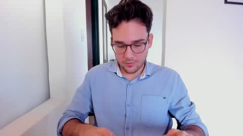 Vito Ferrer online show from November 2025 02:06:02 PM