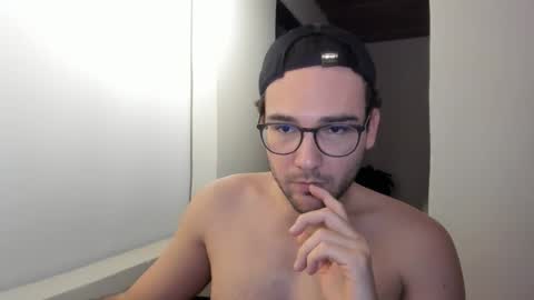 Vito Ferrer online show from March 2026 11:43:02 PM