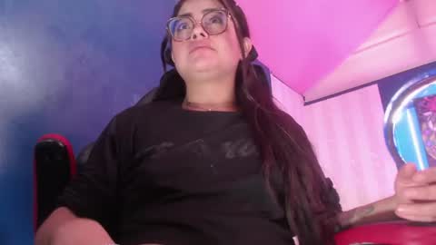 Snapshot of vitoria23_ chatting on June 2026 02:43:02 PM victoria 3 online show from June 2026 02:43:02 PM
