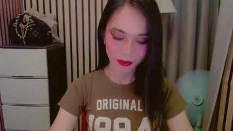 Snapshot of vivahotbabessandra chatting on April 2026 12:29:02 PM SANDRA GOING YOU online show from April 2026 12:29:02 PM