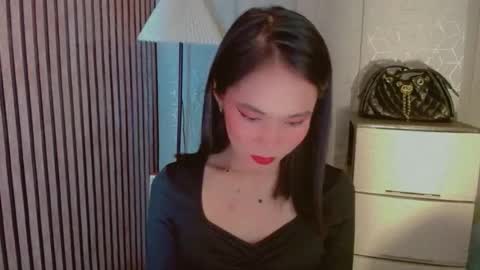 Snapshot of vivahotbabessandra chatting on May 2026 06:05:01 PM SANDRA GOING YOU online show from May 2026 06:05:01 PM