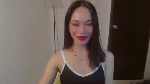 Snapshot of vivahotbabessandra chatting on May 2026 01:50:01 PM SANDRA GOING YOU online show from May 2026 01:50:01 PM