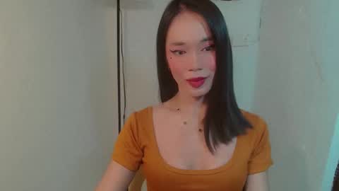 Snapshot of vivahotbabessandra chatting on May 2026 06:12:02 PM SANDRA GOING YOU online show from May 2026 06:12:02 PM