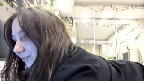 Snapshot of viverlove chatting on November 2025 07:34:02 PM Viv online show from November 2025 07:34:02 PM