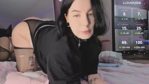 Snapshot of vivi__squirrel chatting on February 2026 05:45:01 AM Vivi online show from February 2026 05:45:01 AM