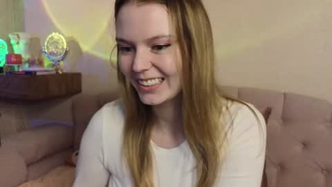 Snapshot of vivian_alison chatting on July 2026 05:56:02 PM vivian_alison online show from July 2026 05:56:02 PM