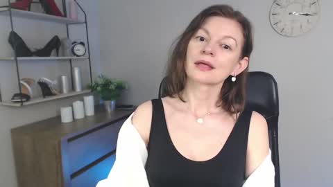 Vivian online show from March 2025 07:16:01 AM