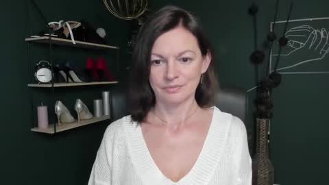 Vivian online show from September 2025 08:28:02 AM