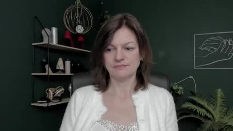 Vivian online show from November 2025 08:04:01 AM