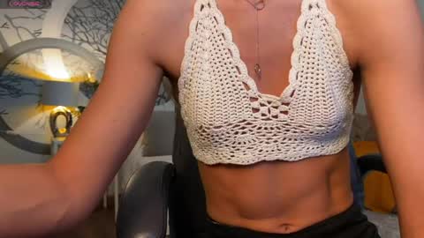 Vivian Evans online show from May 2026 01:02:02 AM
