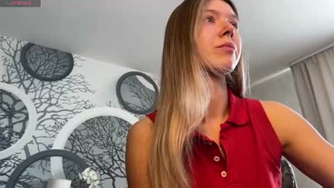 Snapshot of vivian_evans_ chatting on June 2026 01:28:02 AM Vivian Evans online show from June 2026 01:28:02 AM