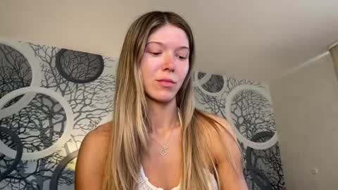 Snapshot of vivian_evans_ chatting on June 2026 03:25:01 AM Vivian Evans online show from June 2026 03:25:01 AM