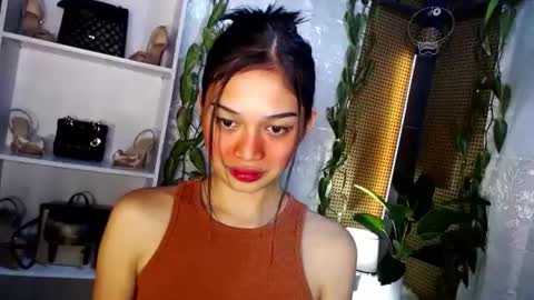 Vivian online show from January 2025 06:56:01 PM