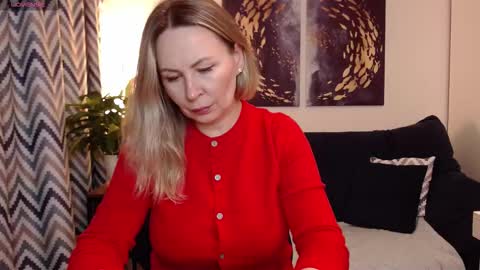 Vivian online show from September 2025 05:38:02 PM